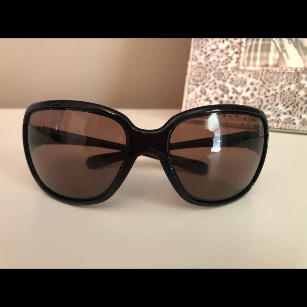 OAKLEYS women’s polarized